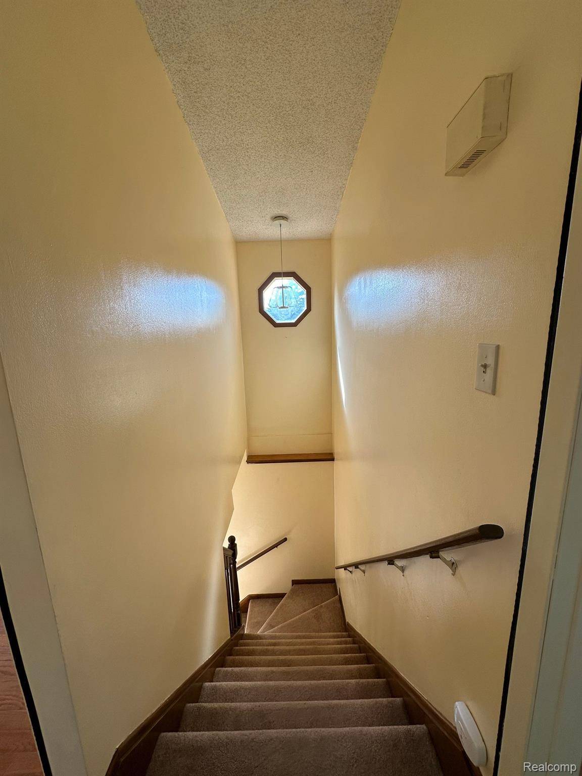 Rochester Hills, MI 48307,2297 LONDON BRIDGE DR #26