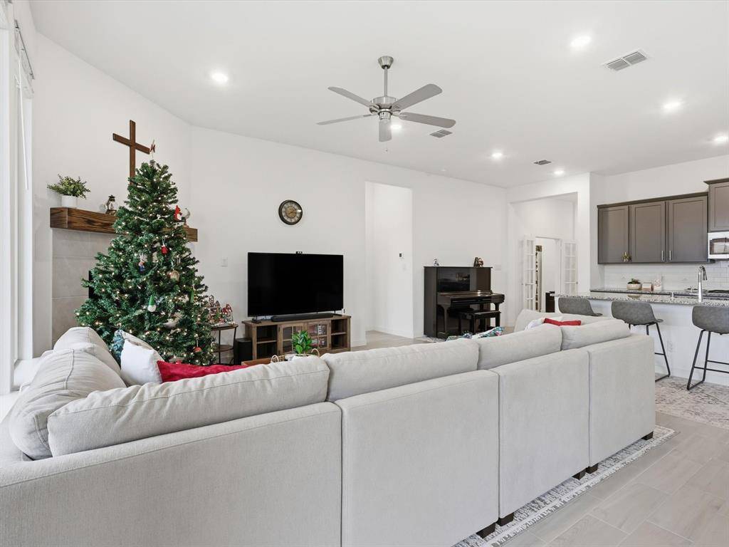 Little Elm, TX 75068,541 Breeds Hill Road