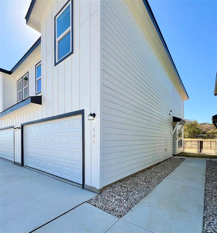 Burleson, TX 76028,3501 E Renfro Street #604