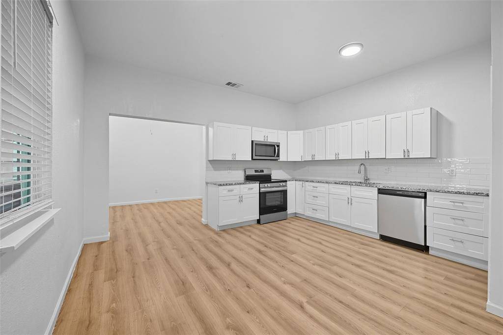 Sherman, TX 75090,728 S Elm Street