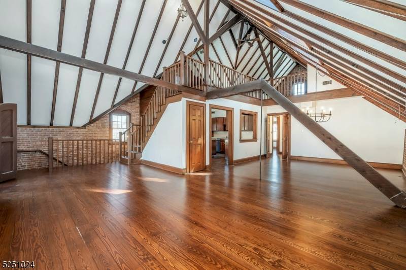 Morristown Town, NJ 07960,10 Oak St