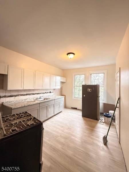 Jersey City, NJ 07305,221 Bayview Ave