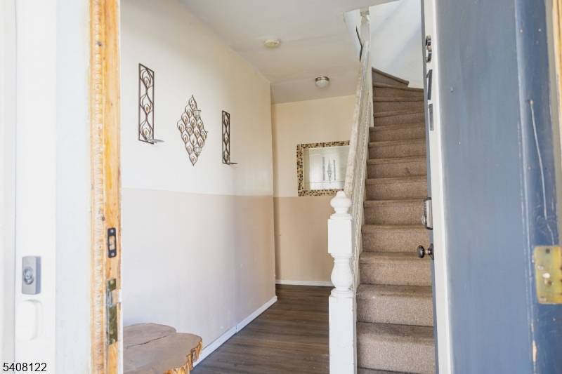 Newark City, NJ 07112,371 Badger Ave