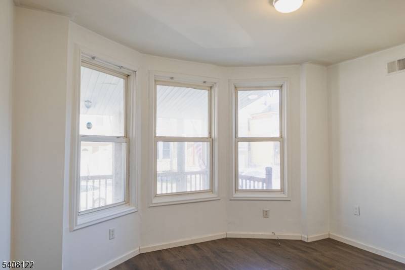 Newark City, NJ 07112,371 Badger Ave