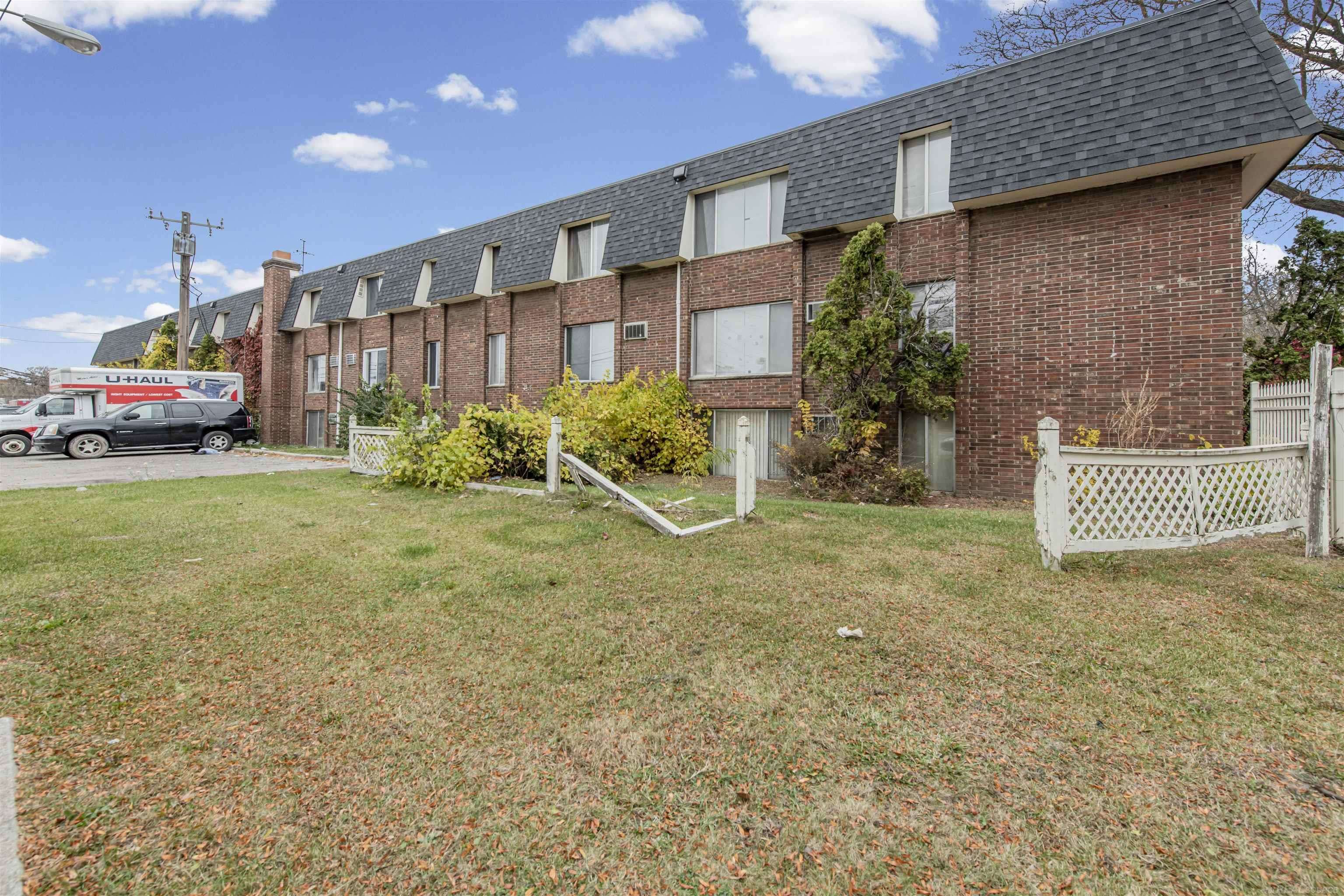 23740 Fenkell ST, Detroit, MI 48223