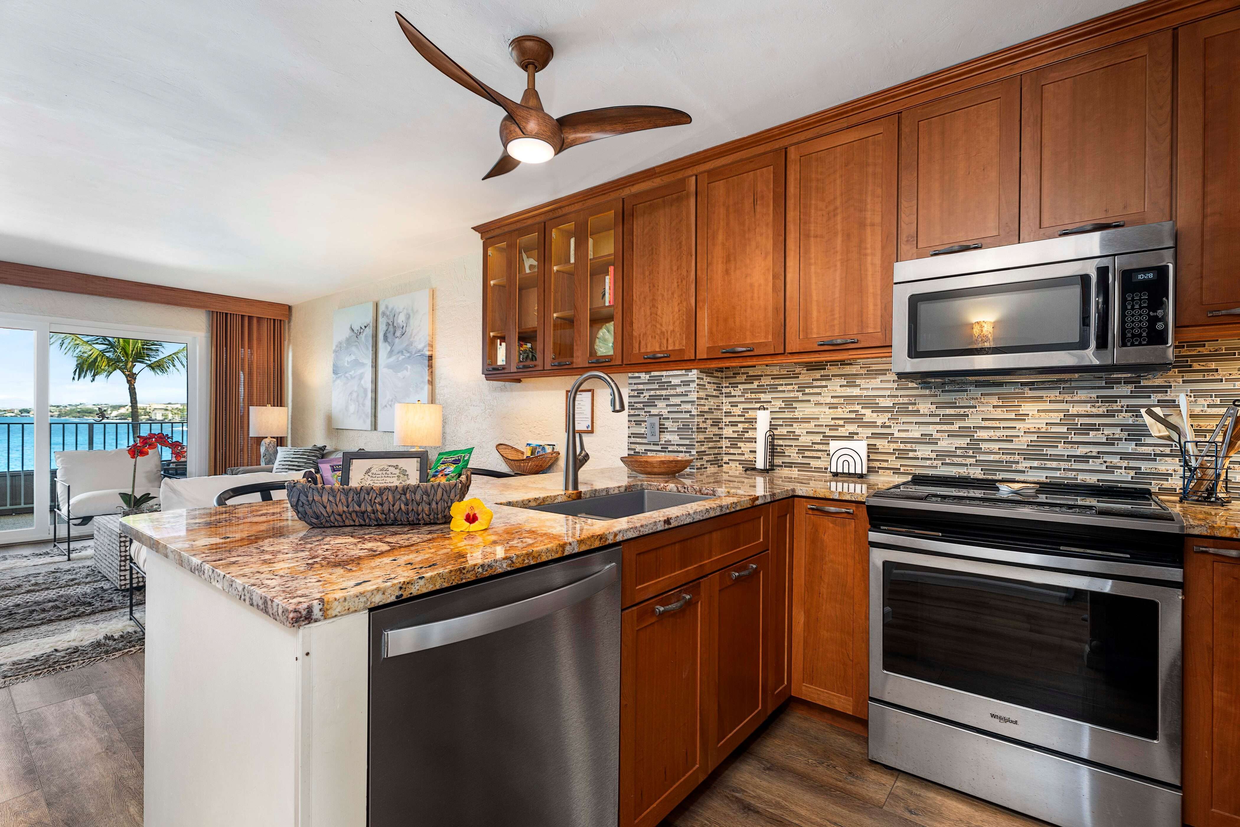 Kailua Kona, HI 96740,75-6016 ALII DR #330