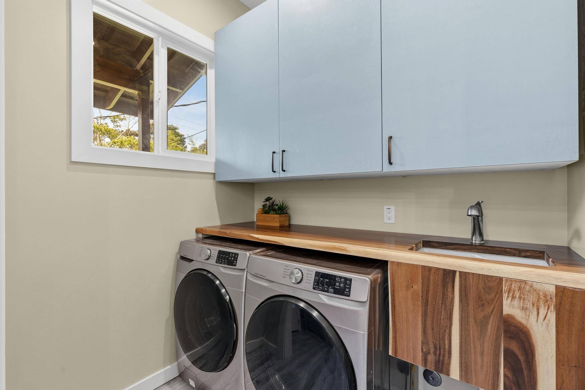 Volcano, HI 96785,99-1770 PUKEAWE CIRCLE