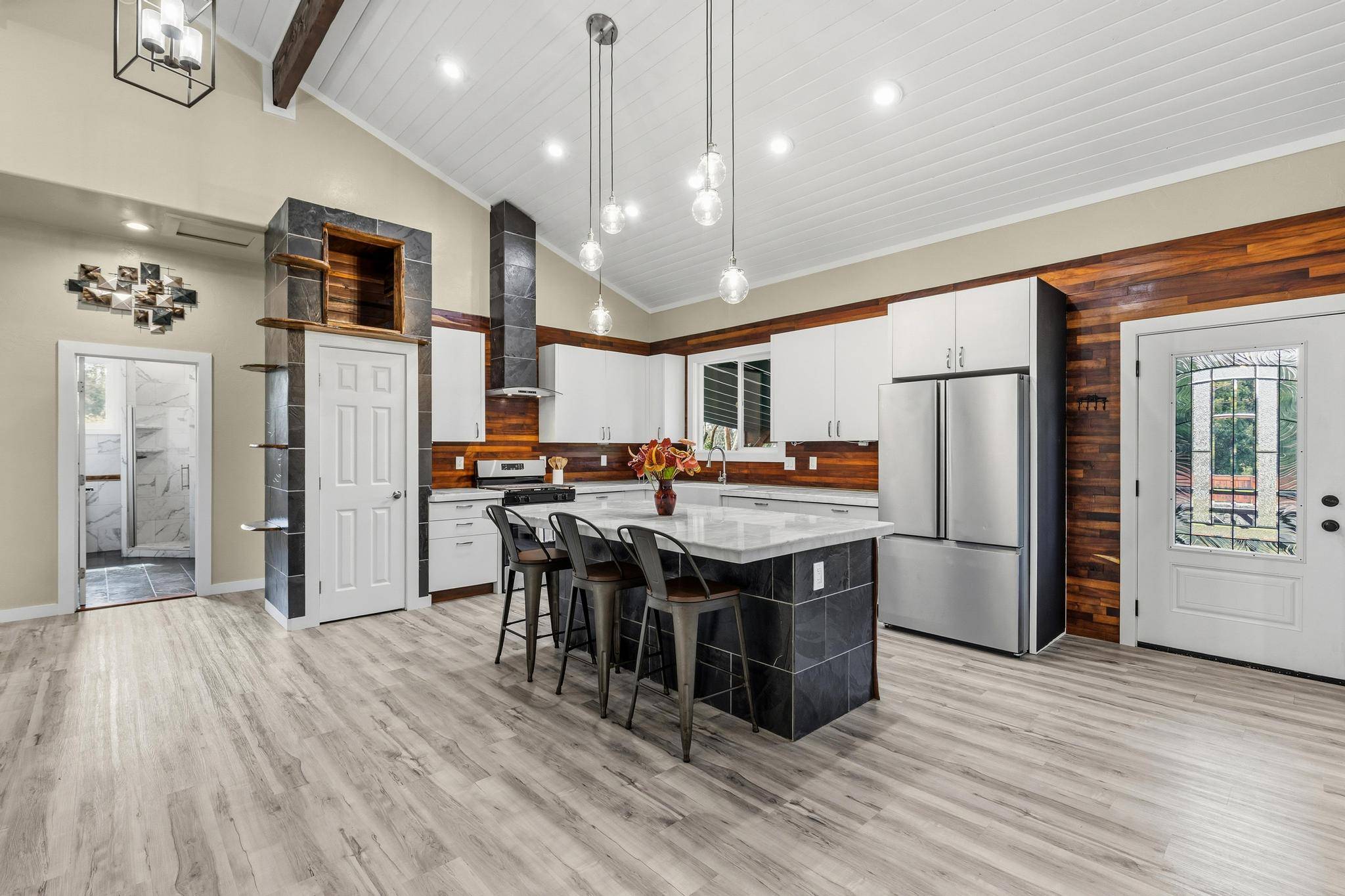 Volcano, HI 96785,99-1770 PUKEAWE CIRCLE