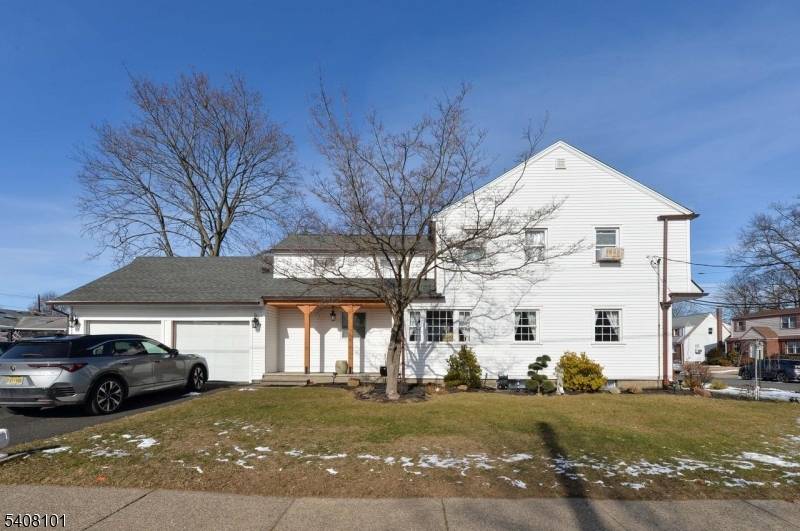 Fair Lawn Boro, NJ 07410,30-11 Rosalie St