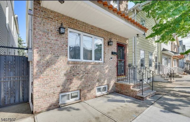 Newark City, NJ 07105,78 Marne St