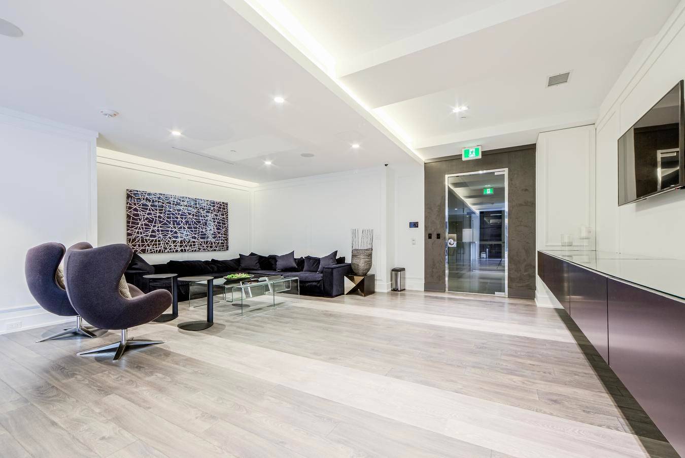 6 Parkwood AVE #312, Toronto C02, ON M4V 2W8