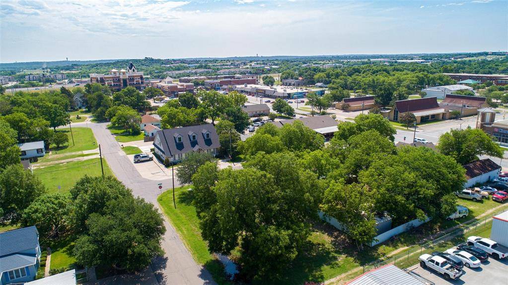 117 N Dobson Street, Burleson, TX 76028