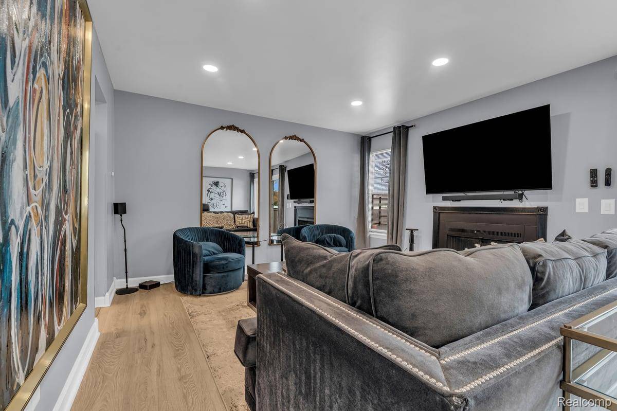 Detroit, MI 48207,3160 Woods CIR