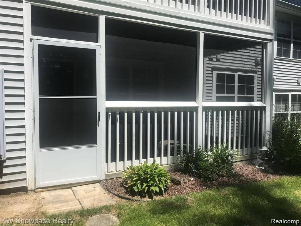 Fenton, MI 48430,12372 SAINT ANDREWS WAY