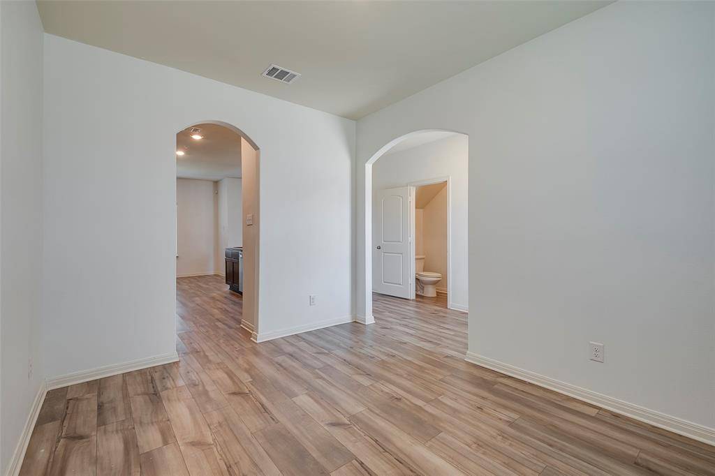 Fort Worth, TX 76120,7525 Pleasant Oaks Street