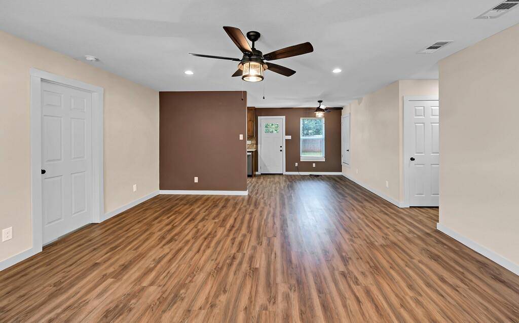 Mcgregor, TX 76657,210 N Harrison Street