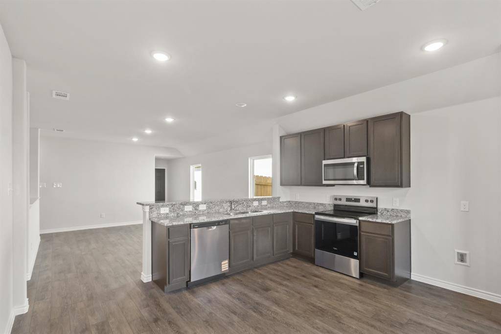 Everman, TX 76140,404 Woodhouse Way