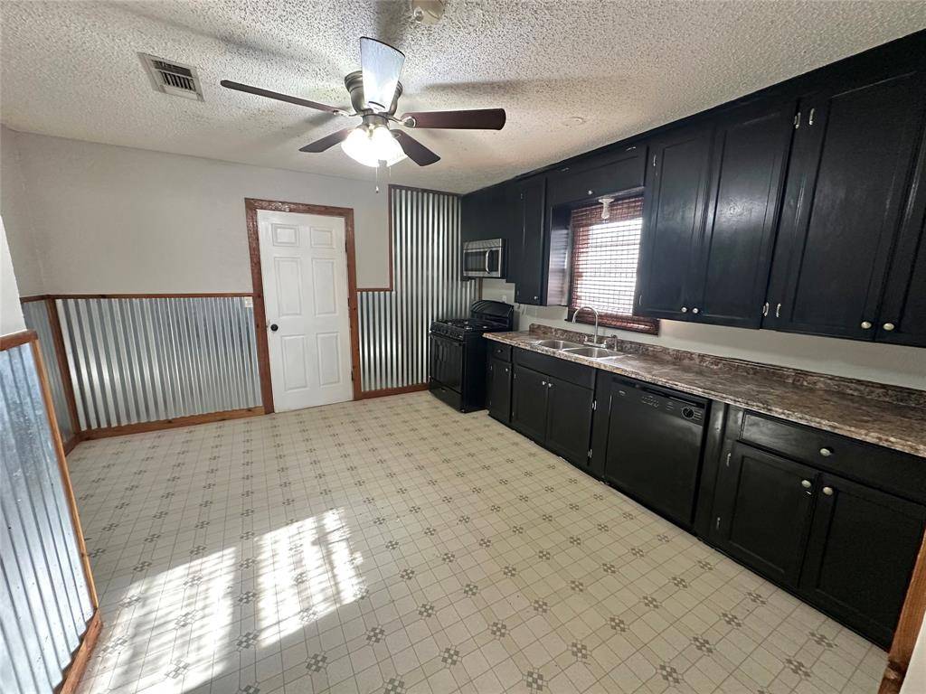 Cleburne, TX 76033,418 Marengo Street