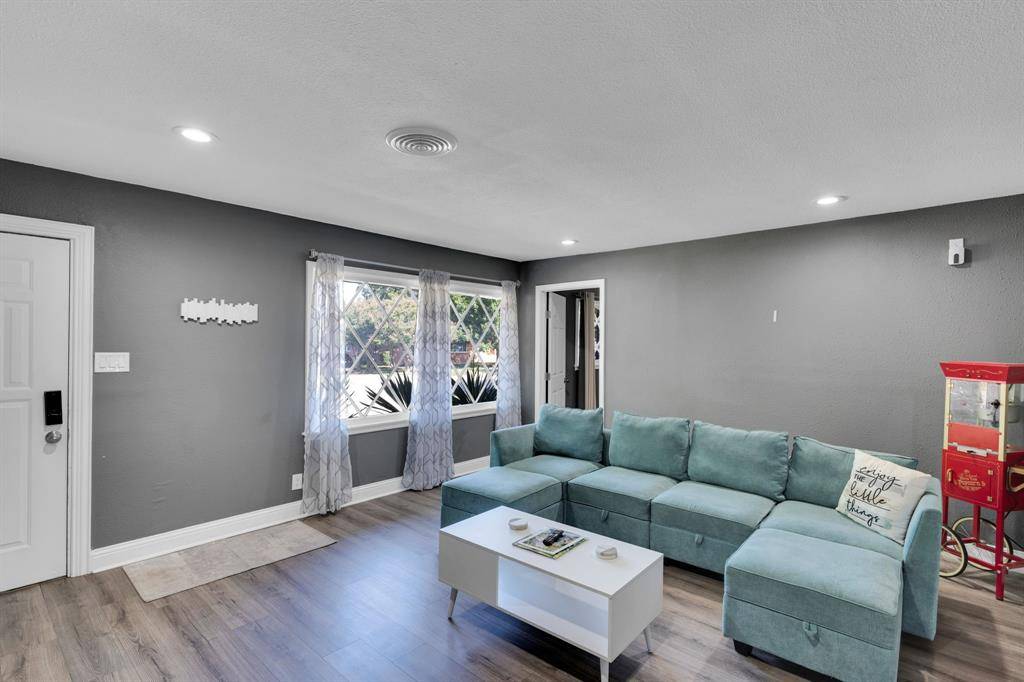 Fort Worth, TX 76133,5709 Wales Avenue