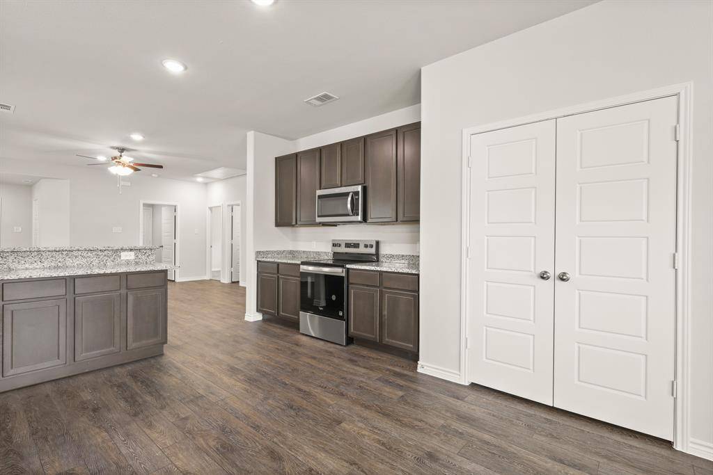 Ennis, TX 75119,1507 Romans Road