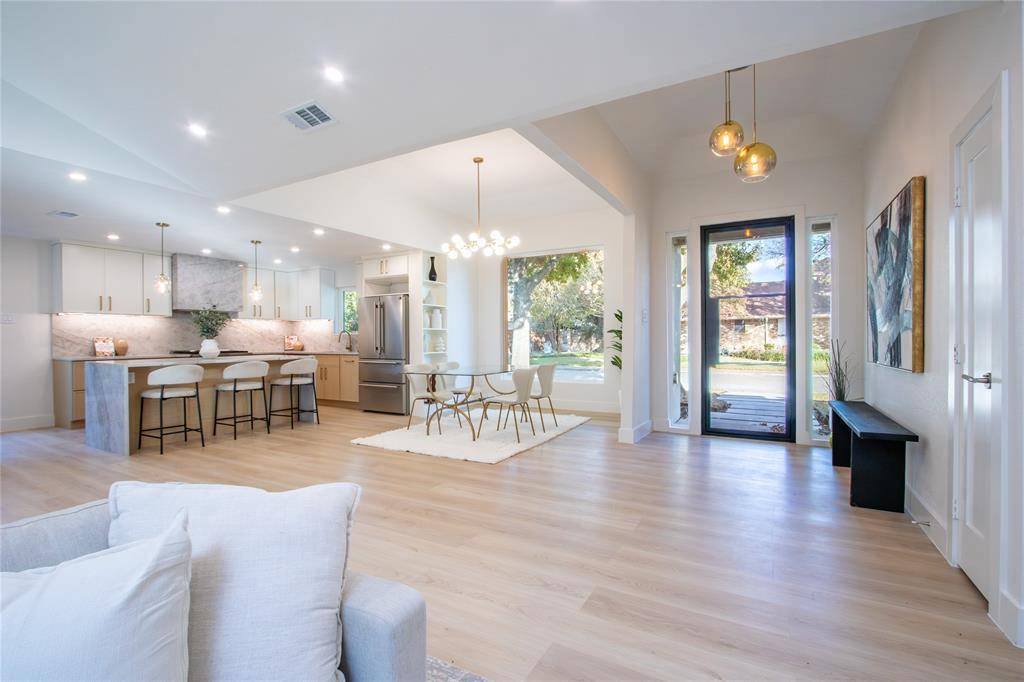 Dallas, TX 75243,10009 Apple Creek Drive