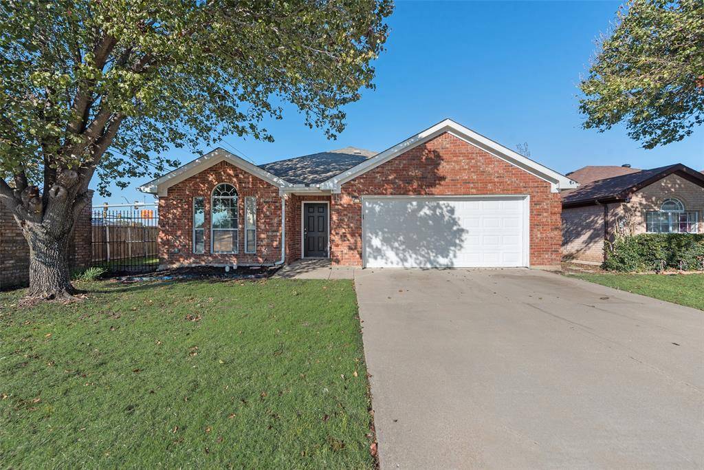 Saginaw, TX 76179,824 Bridle Trail