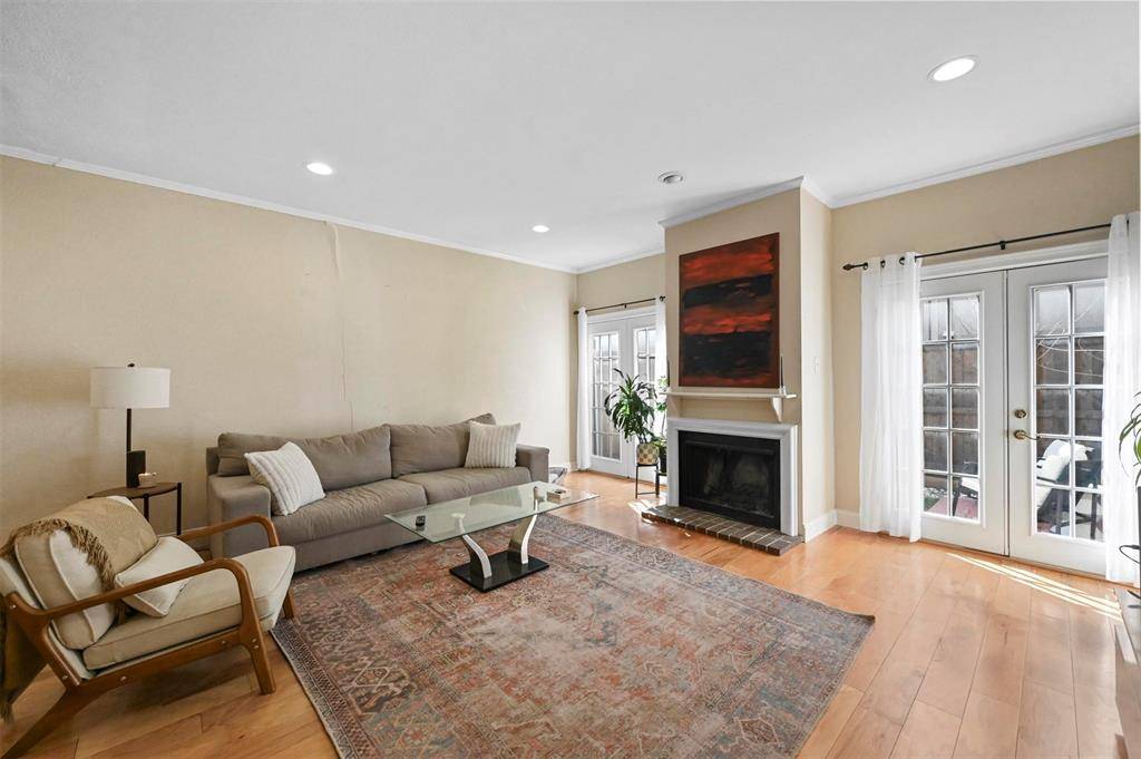 Dallas, TX 75219,2727 Shelby Avenue #D