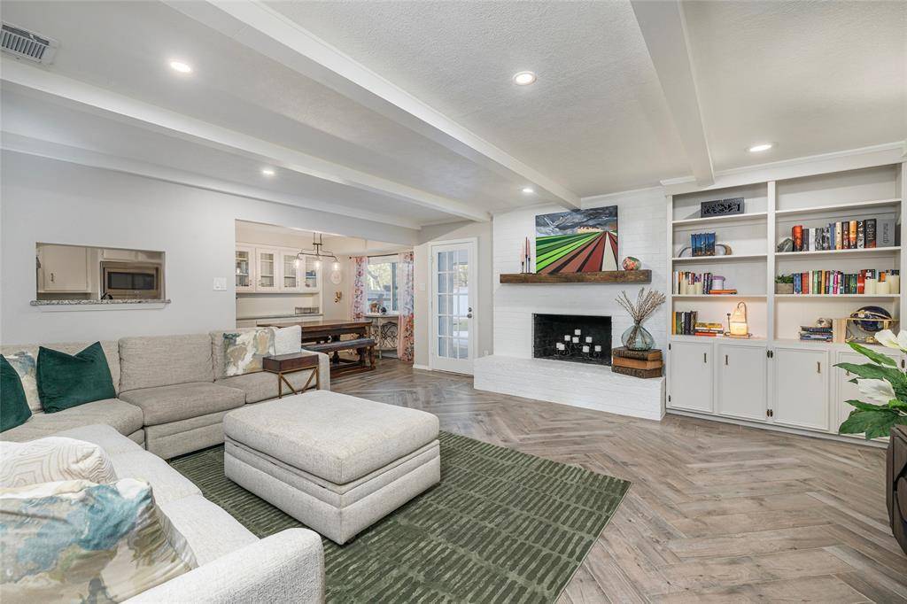 Fort Worth, TX 76133,5809 Rayburn Drive