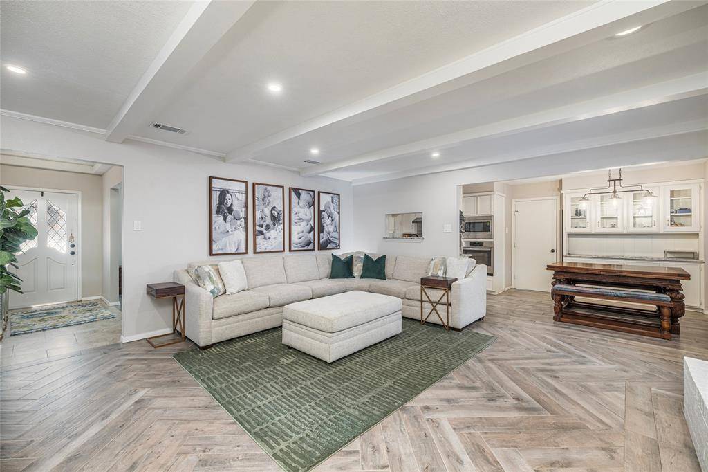 Fort Worth, TX 76133,5809 Rayburn Drive