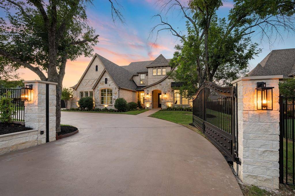 Southlake, TX 76092,320 W Highland Street