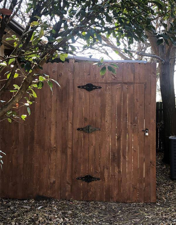 Irving, TX 75060,124 E Vilbig Street