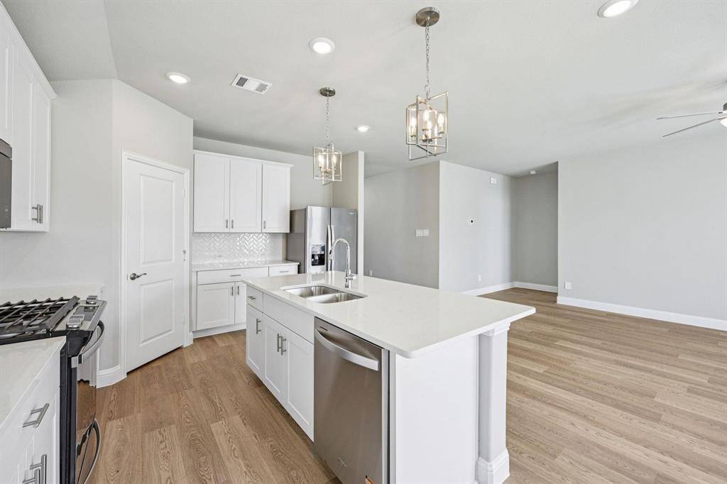 Mckinney, TX 75069,409 Midnight Oak Drive