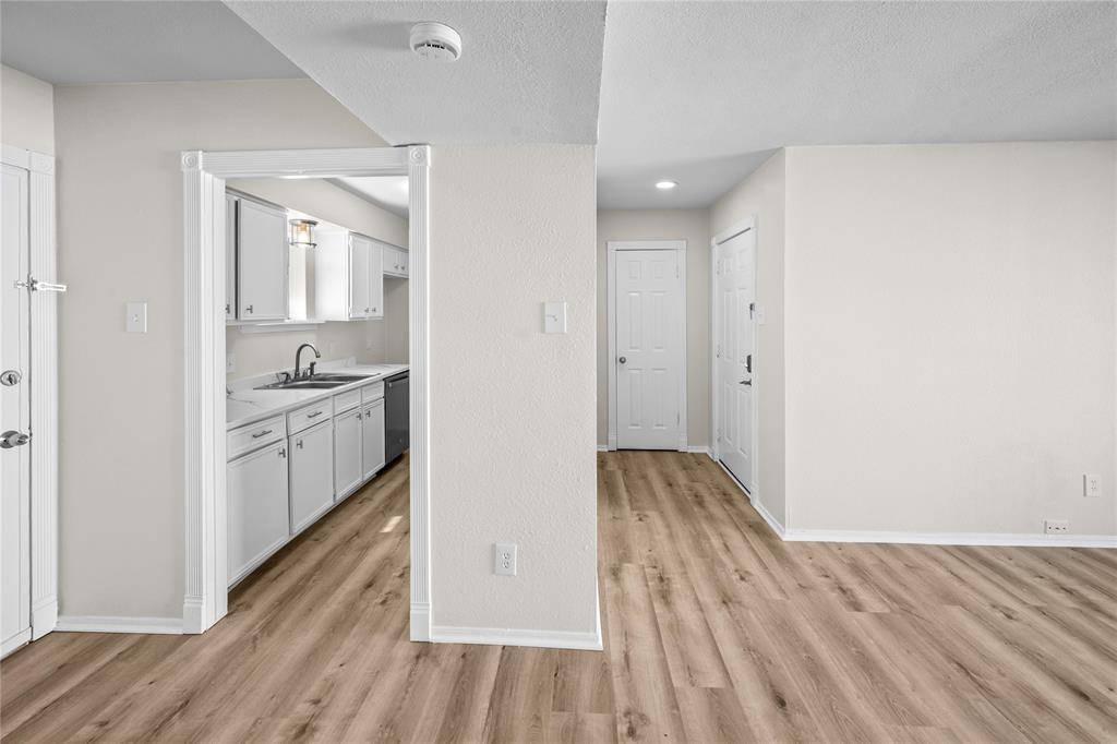 Dallas, TX 75230,10574 High Hollows Drive #265