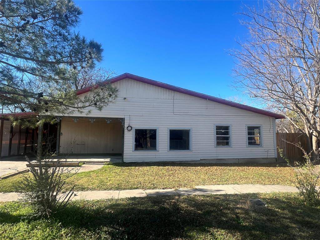 Sanger, TX 76266,213 S 6th Street