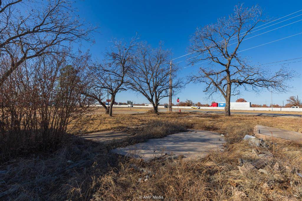 Clyde, TX 79510,309 S Access Road