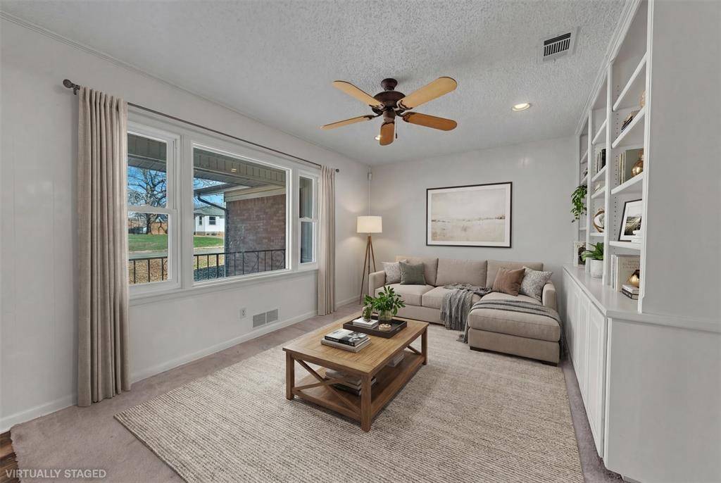 Hurst, TX 76053,312 E Ellen Avenue