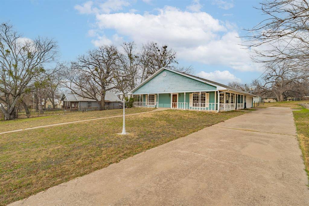 Weatherford, TX 76086,301 E 2nd Street