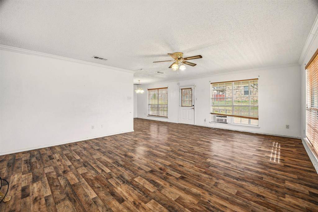 Weatherford, TX 76086,301 E 2nd Street