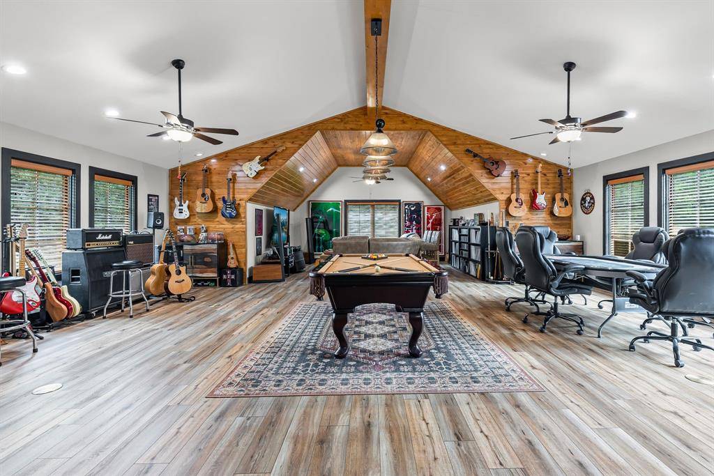 Emory, TX 75440,692 Private Road 5937