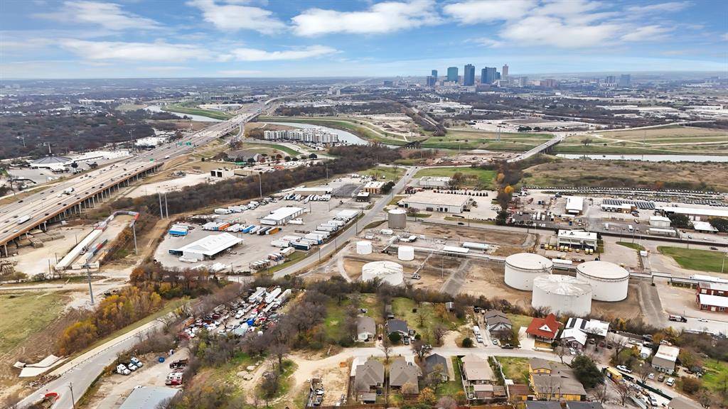 Fort Worth, TX 76106,2511 Chester Avenue