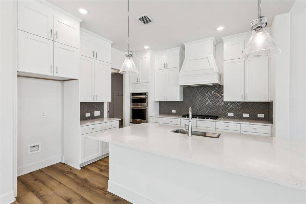 1608 Angus Trail, Van Alstyne, TX 75495