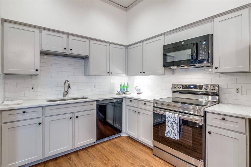 Dallas, TX 75230,10416 High Hollows Drive #232