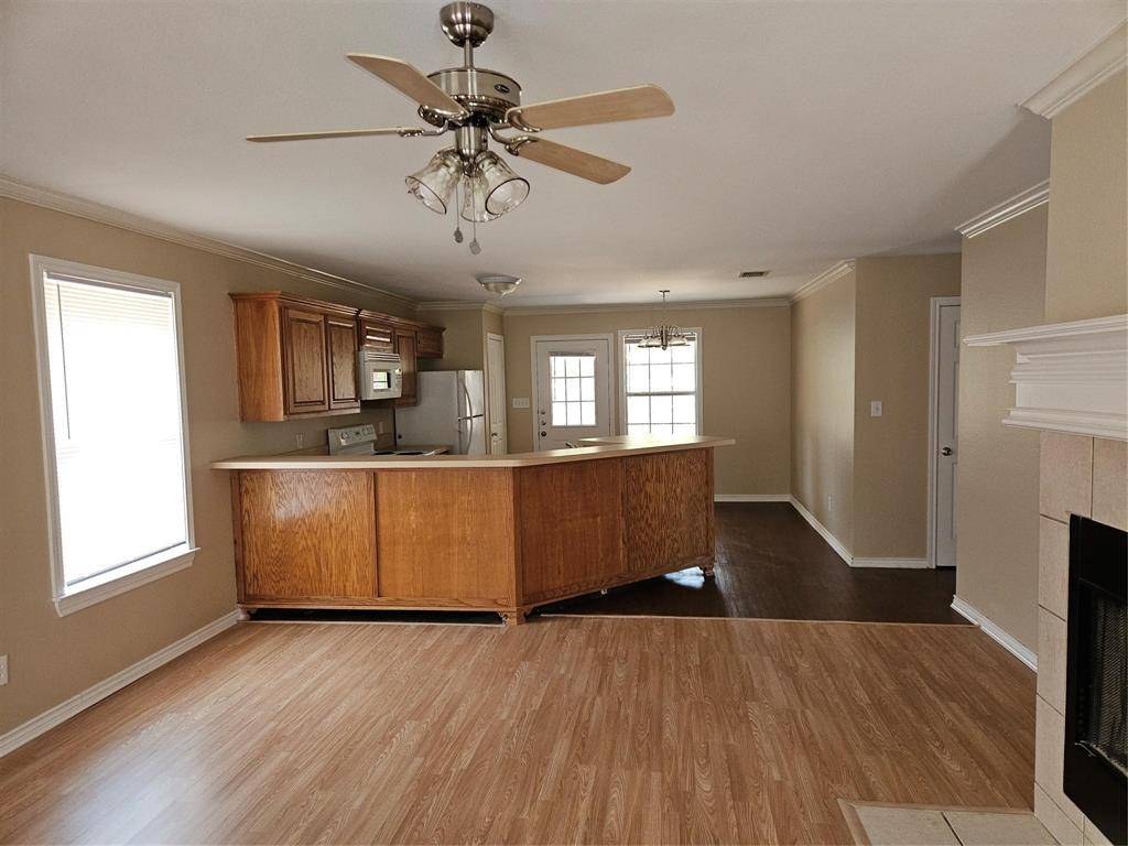 Denton, TX 76209,1605 Stuart Road