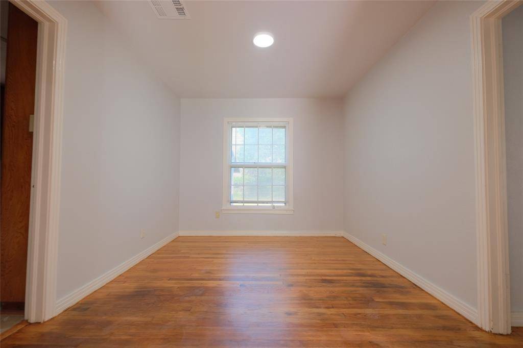 Haltom City, TX 76117,2104 Kings Avenue