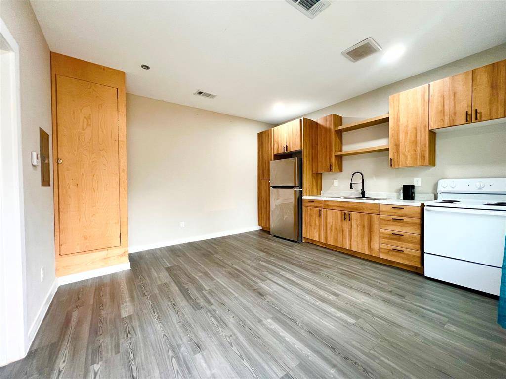 Dallas, TX 75216,4222 Opal Avenue