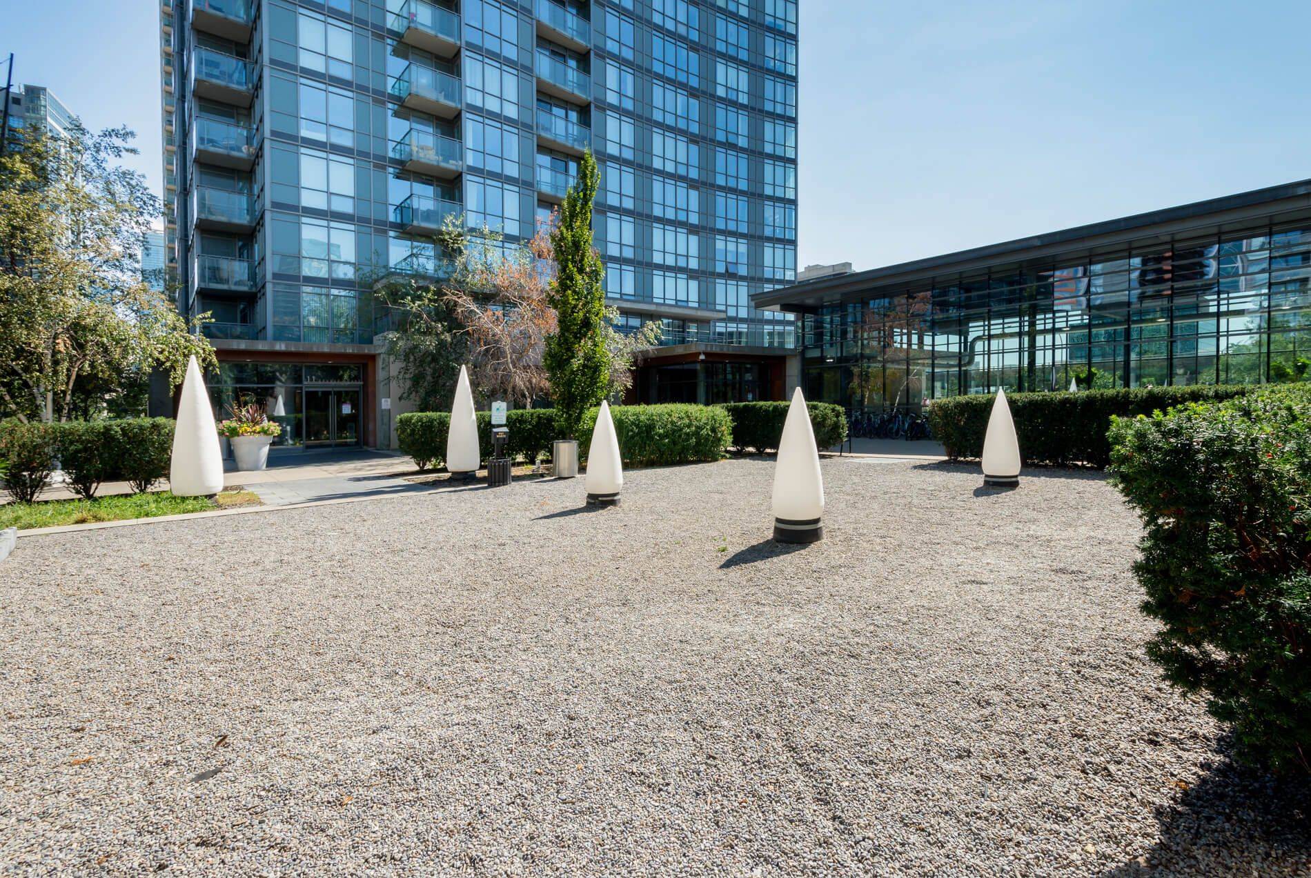 Toronto C01, ON M5V 3Y3,11 Brunel CT #4709