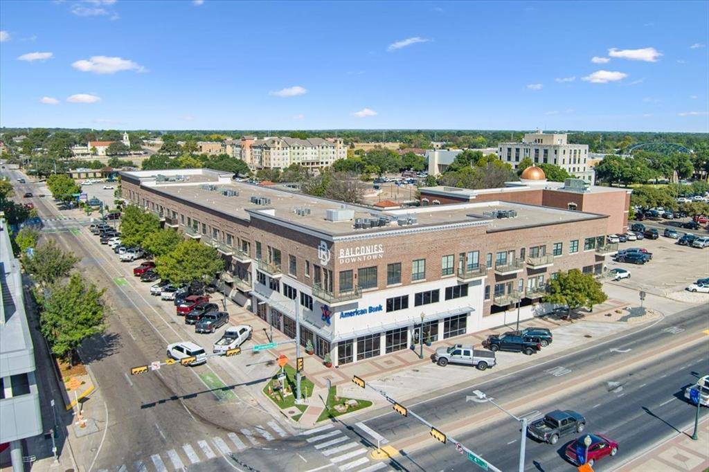 Waco, TX 76701,330 Austin Avenue #318