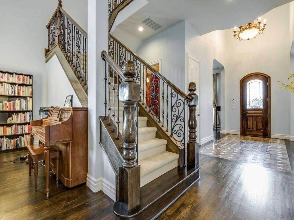 Plano, TX 75024,4561 Ethridge Drive