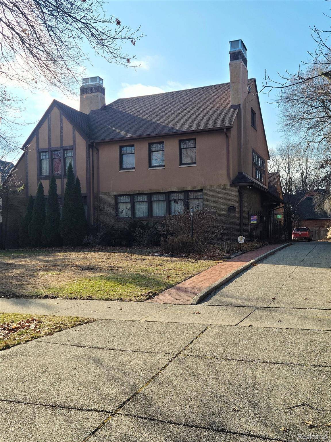 Detroit, MI 48214,2475 Iroquois ST