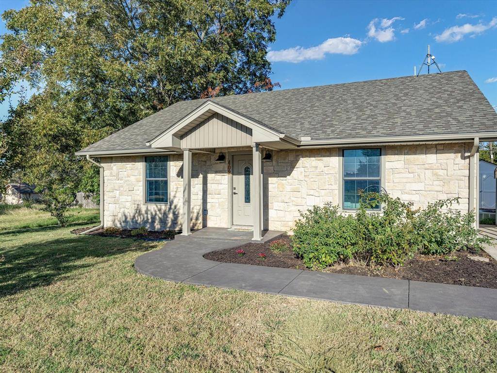 Bowie, TX 76230,402 Sanders Street